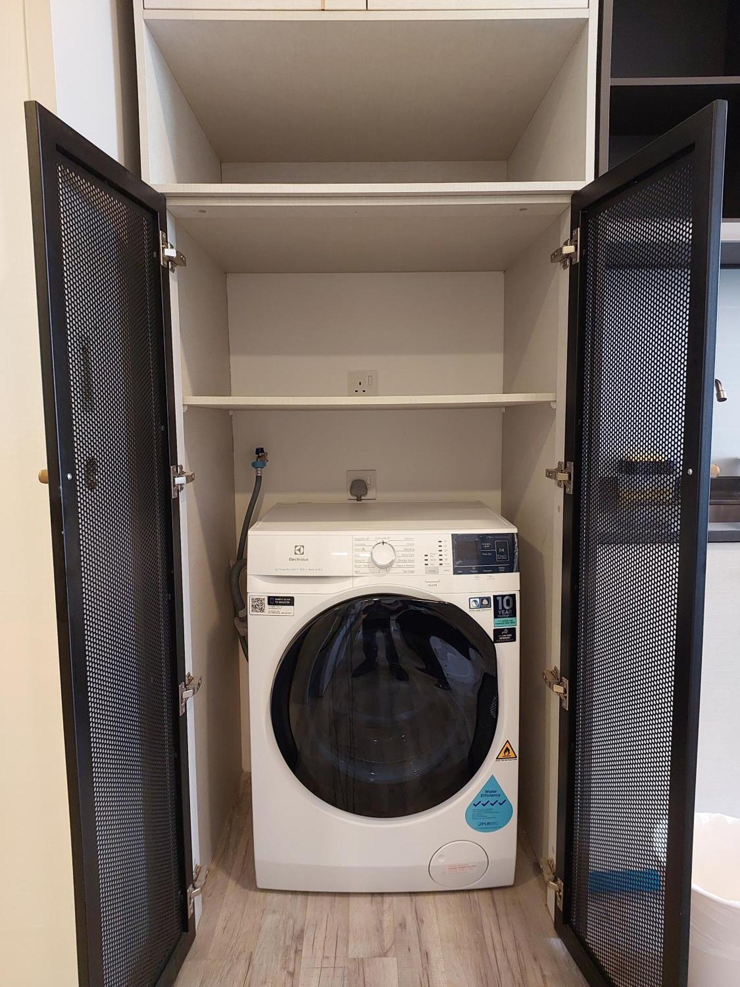 Apartamento Millerz Square By Mykey Kuala Lumpur Exterior foto A washing machine in a laundry room
