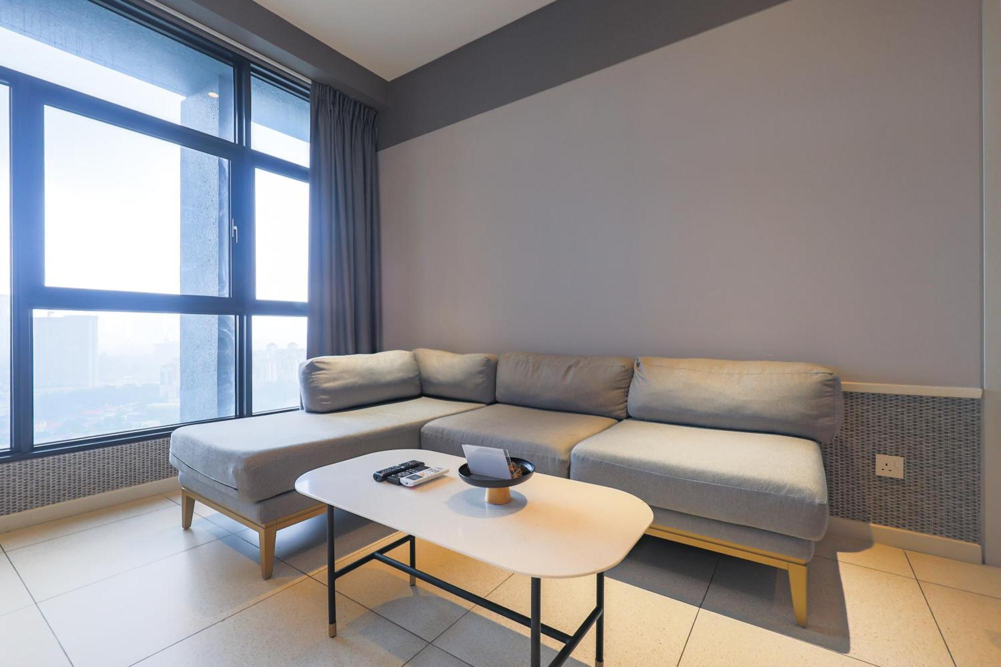 Apartamento Millerz Square By Mykey Kuala Lumpur Exterior foto A 3D rendering of a living room